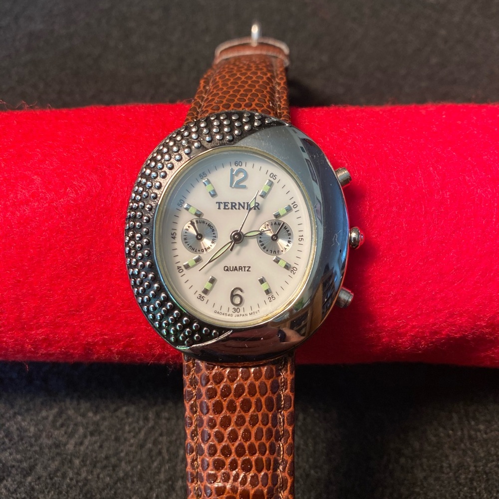 Terner, women,watch, new without tags,no battery.: